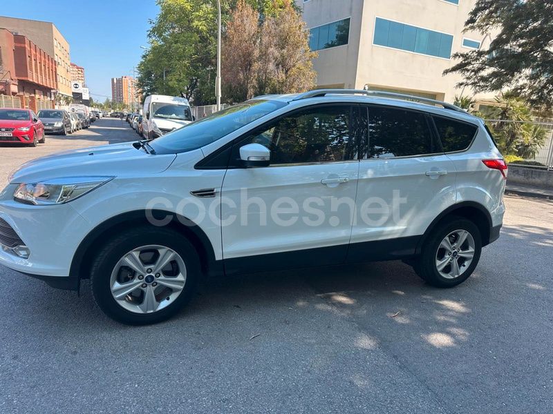 Blanco Usado 2016 Ford Kuga Titanium SUV | 16.450 € (Precio justo) - Imagen 1/4