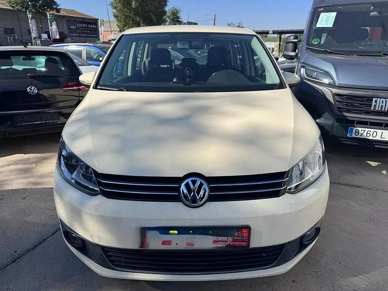 Beige Usado 2015 VW Touran Monovolumen | 9000 € (Caro) - Imagen 1/4