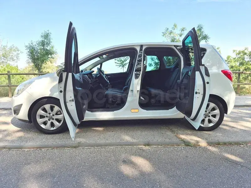 Usado Opel Meriva Excellence 140 CV (102 kW) 2013 Blanco Monovolumen
