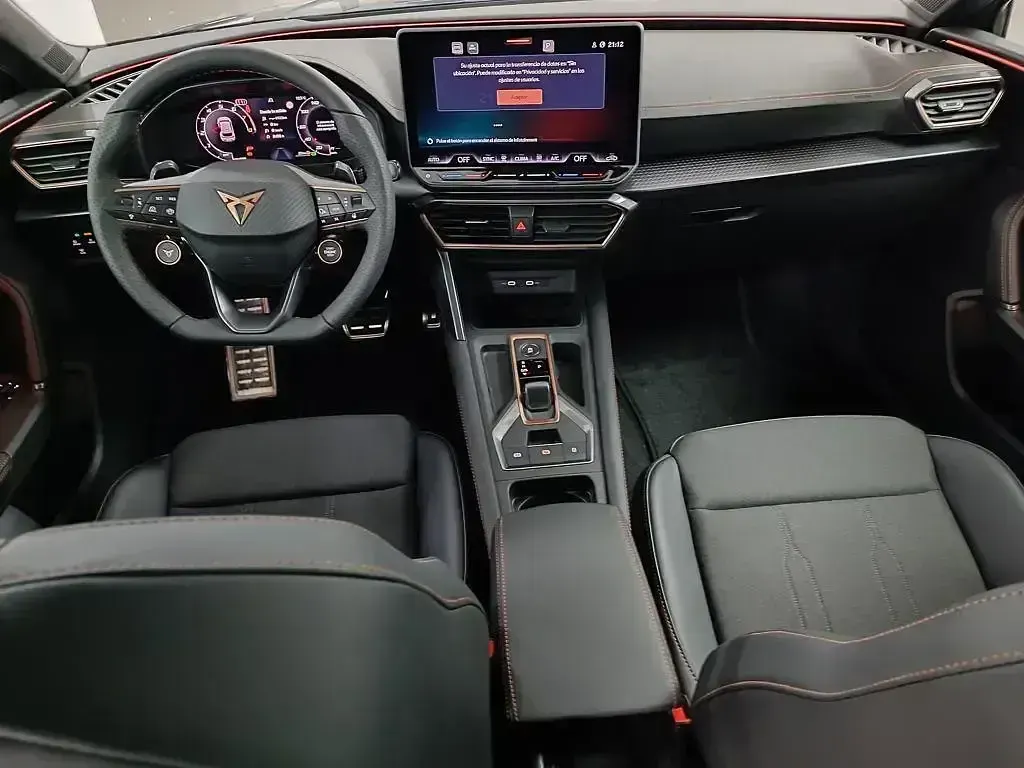 Nowe Cupra Leon 150 KM (110 kW) 2025 Niebieski Sedan/Limuzyna