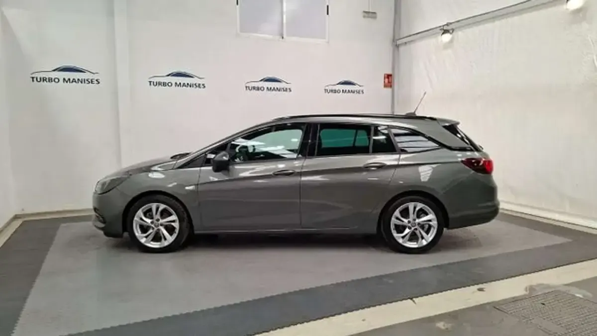 Usado Opel Astra Ultimate 147 HP (108 kW) 2021 Cinzento Carrinha