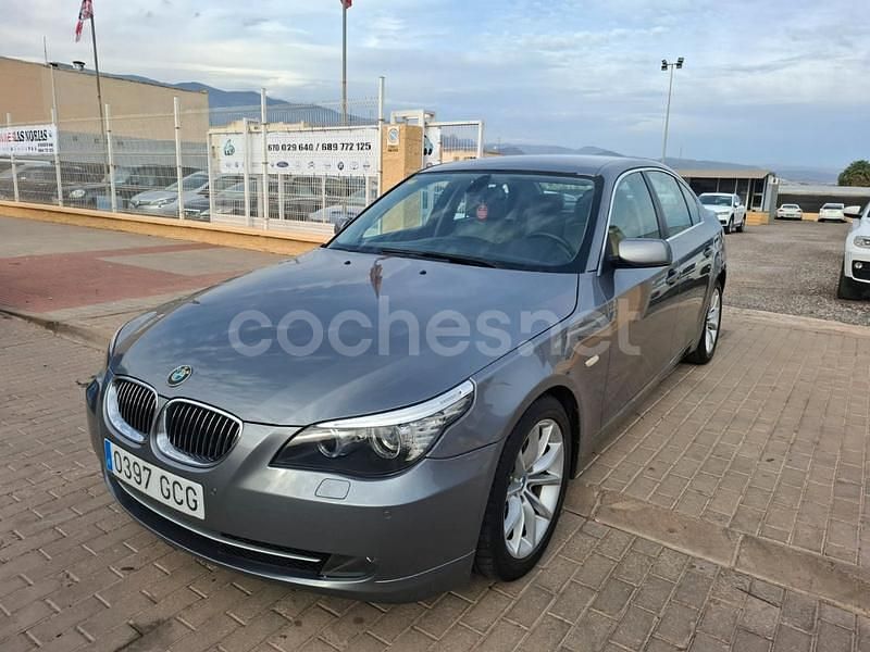 Gris / plata Usado 2008 BMW 520 Berlina | 6999 € (Precio justo) - Imagen 1/4