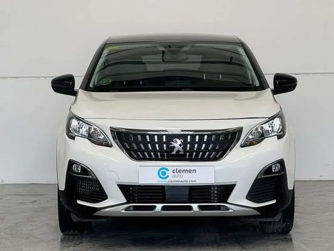 Usado Peugeot 3008 Access 131 CV (96 kW) 2018 Blanco SUV