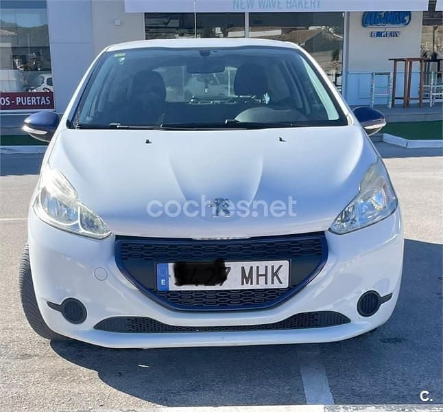 Usado Peugeot 208 Access 68 CV (50 kW) 2014 Blanco Utilitario