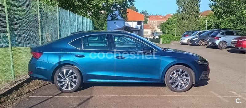 Azul Usado 2022 Skoda Octavia Style Berlina | 30.000 € (Un poco caro) - Imagen 1/4