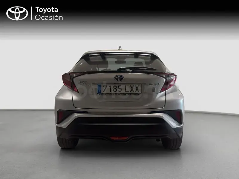 Usado Toyota C-HR Advance 122 CV (89 kW) 2022 Gris / plata SUV