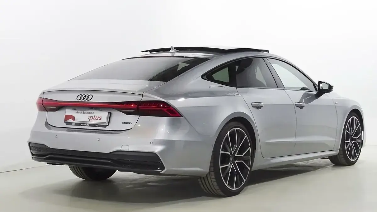 Usado Audi A7 Sportback Ambiente 286 CV (210 kW) 2023 Gris Utilitario