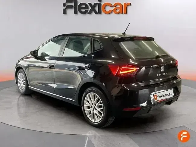 Usado Seat Ibiza Style Plus 95 CV (69 kW) 2018 Negro Berlina
