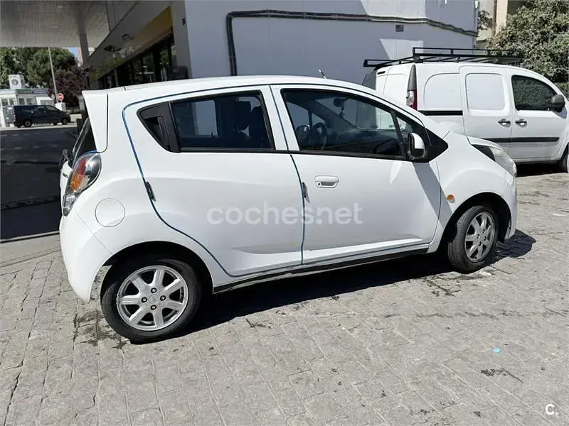 Usado Chevrolet Spark 68 CV (50 kW) 2011 Blanco Utilitario