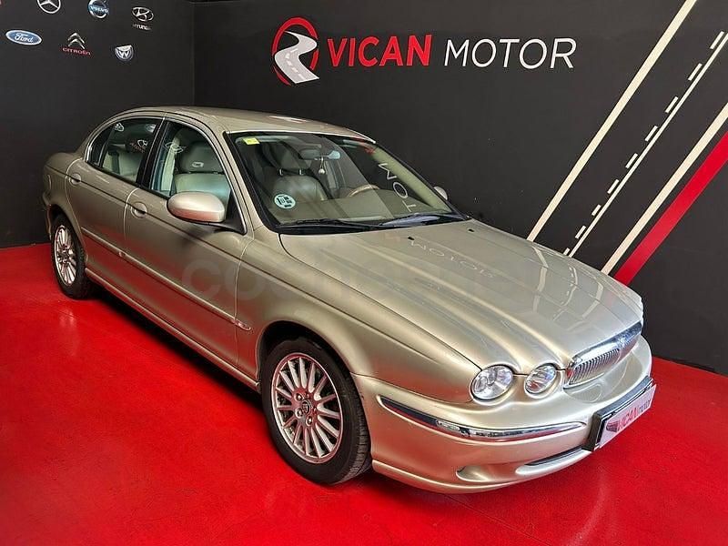 Begagnad Jaguar X-type Executive 211 HK (155 kW) 2006 Beige Sedan