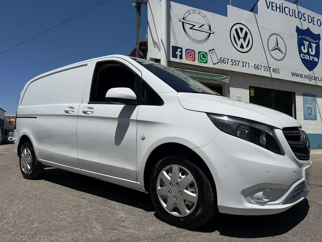 Usado Mercedes Vito 136 CV (100 kW) 2021 Blanco Van