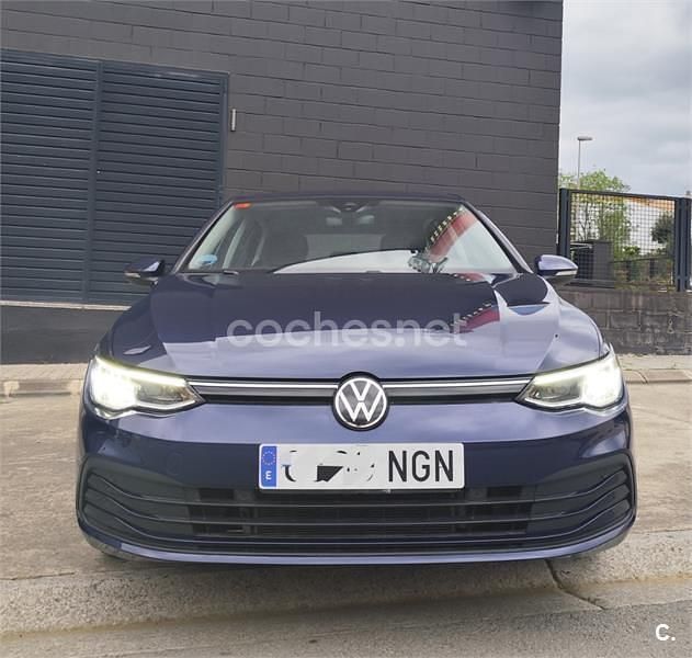 Brugt VW Golf VIII Life 110 HK (80 kW) 2022 Blå Sedan