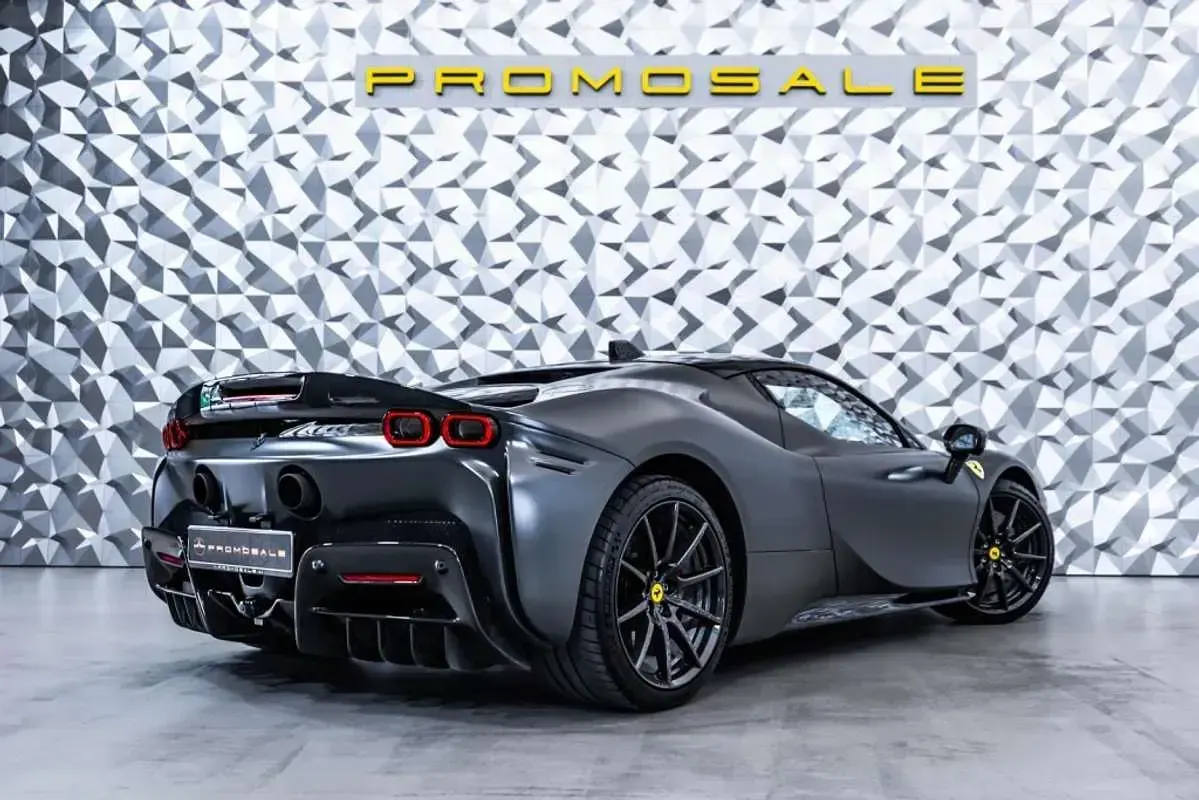 Usado Ferrari SF90 1001 CV (736 kW) 2023 Negro Coupe