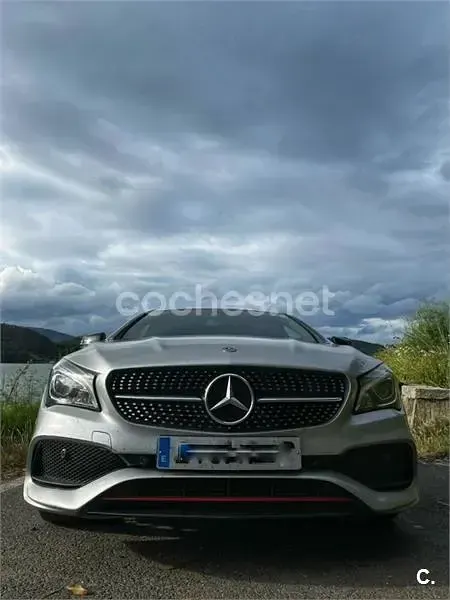 Usado Mercedes CLA250e Shooting Brake 218 CV (160 kW) 2018 Gris / plata Familiar