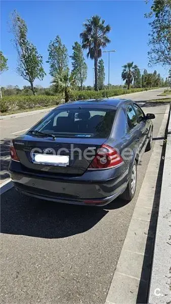 Usado Ford Mondeo Trend 130 CV (95 kW) 2007 Gris / plata Berlina