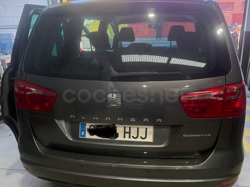Usado Seat Alhambra Ecomotive 140 CV (102 kW) 2012 Beige Monovolumen