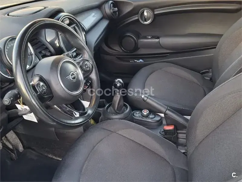 Usado Mini Cooper D 116 CV (85 kW) 2019 Negro Utilitario