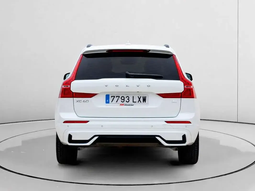 Usado Volvo XC60 Plus 351 CV (258 kW) 2022 Blanco SUV