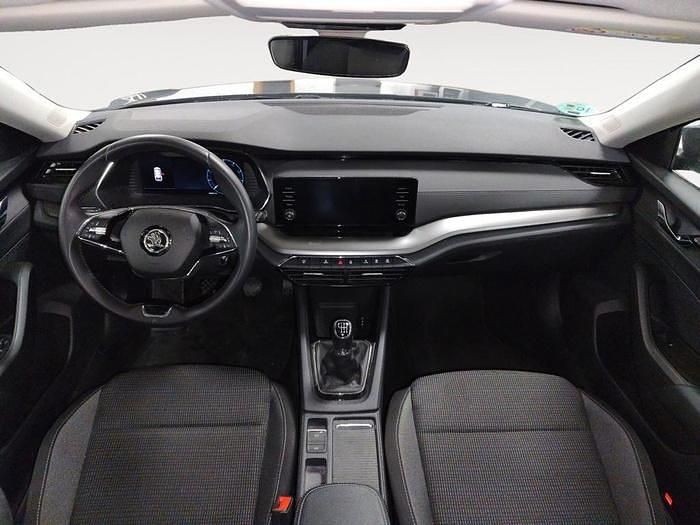 Usado Skoda Octavia Ambition 115 CV (84 kW) 2023 Gris Familiar
