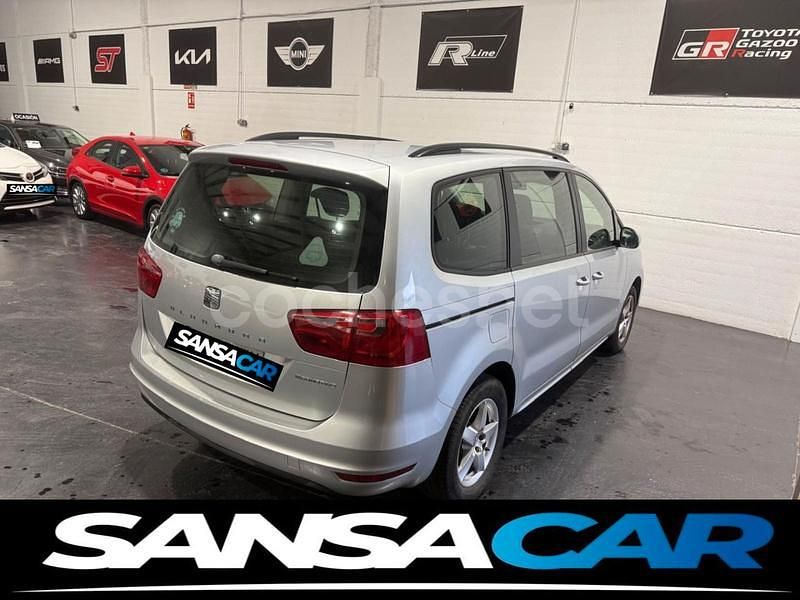 Usado Seat Alhambra Ecomotive 140 CV (102 kW) 2014 Gris / plata Monovolumen