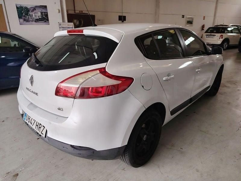 Begagnad Renault Mégane Expression 110 HK (80 kW) 2013 Vit Sedan