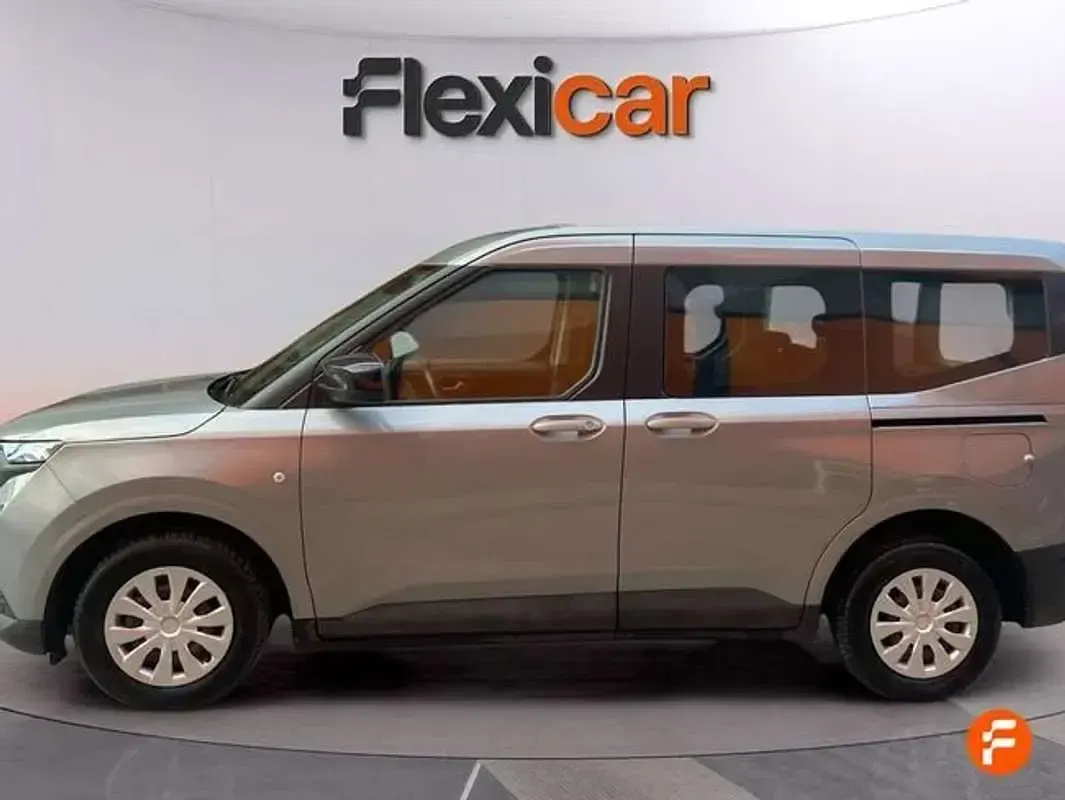 Usado Ford Tourneo Active 125 CV (91 kW) 2024 Gris Van