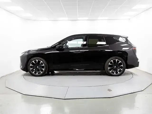 Usado BMW iX M Sport 300 kW (408 CV) 2025 Negro SUV