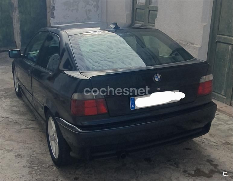 Usado BMW 318 143 CV (105 kW) 2004 Negro Berlina