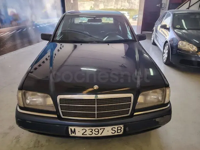Usado Mercedes C220 Elegance 150 CV (110 kW) 1995 Azul Berlina