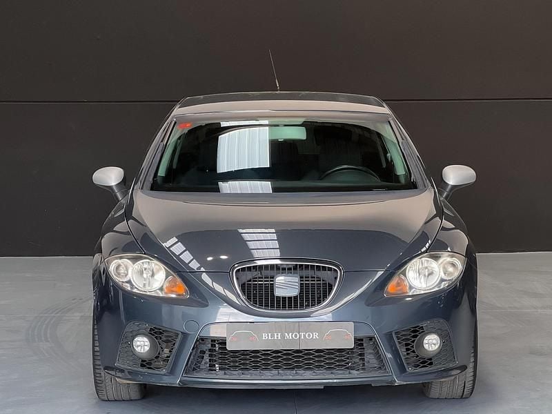 Usado Seat Leon FR 170 CV (125 kW) 2008 Gris Utilitario