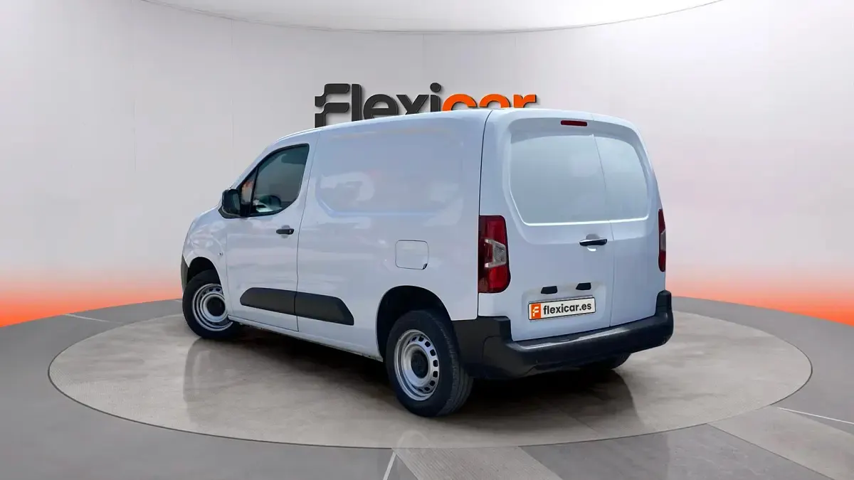 Usado Peugeot Partner S 102 CV (75 kW) 2023 Blanco Monovolumen