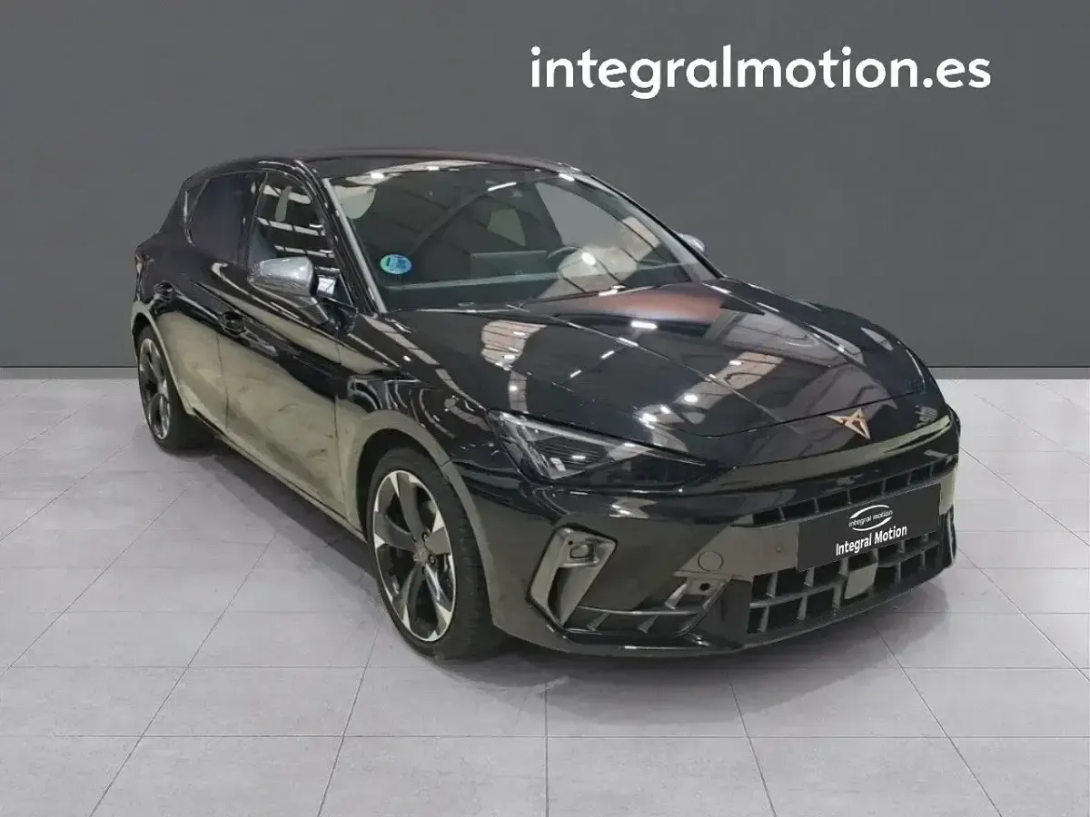 Usado Cupra Leon 150 CV (110 kW) 2025 Negro Berlina