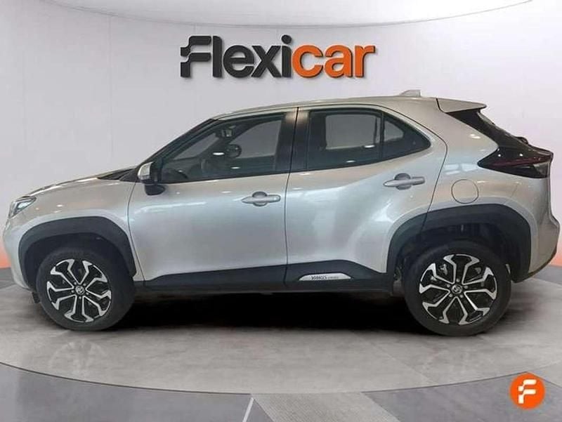 Usado Toyota Yaris Cross Active 116 CV (85 kW) 2024 Gris SUV