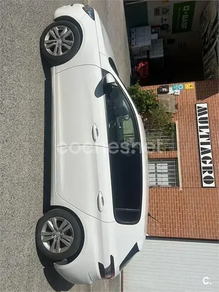 Usado Peugeot 308 Access 92 CV (67 kW) 2014 Blanco Berlina