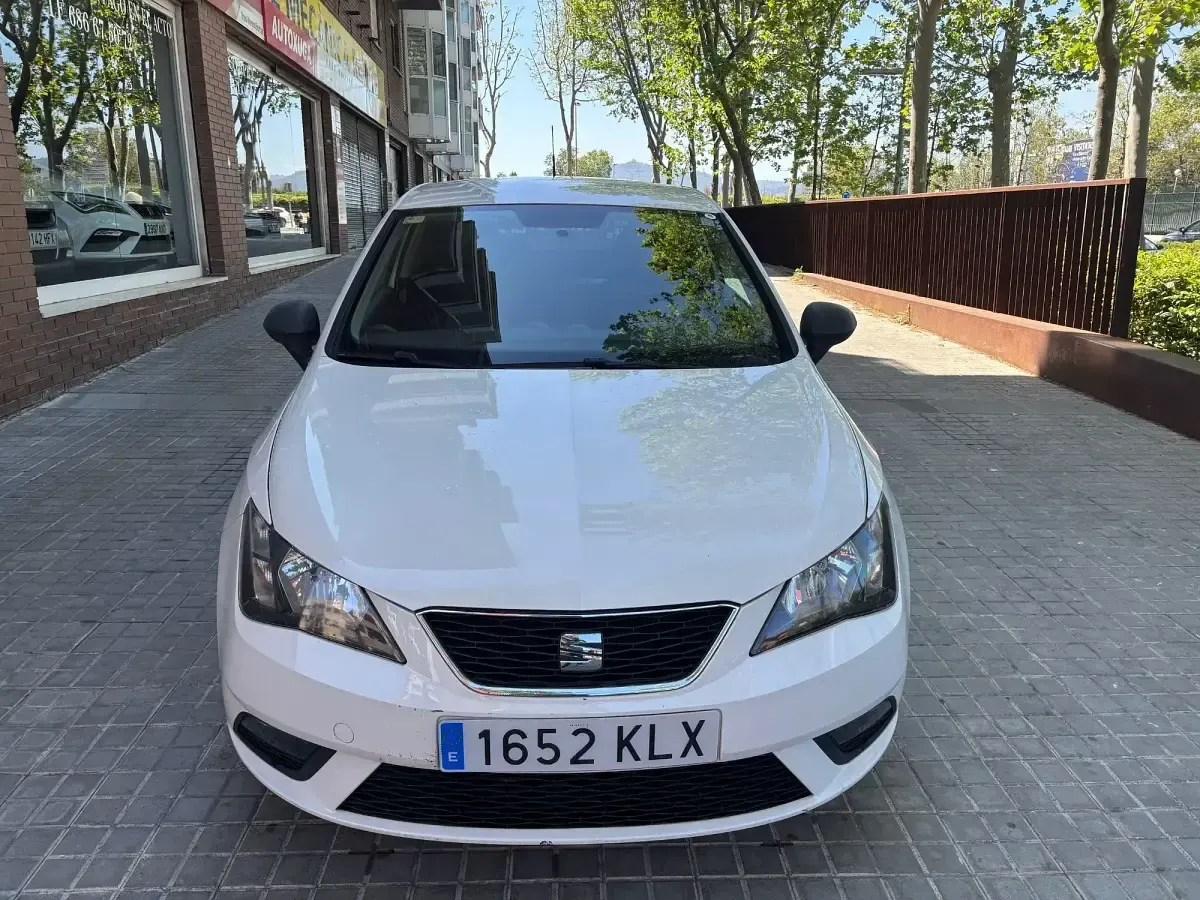 Usado Seat Ibiza Reference 75 CV (55 kW) 2018 Blanco Utilitario