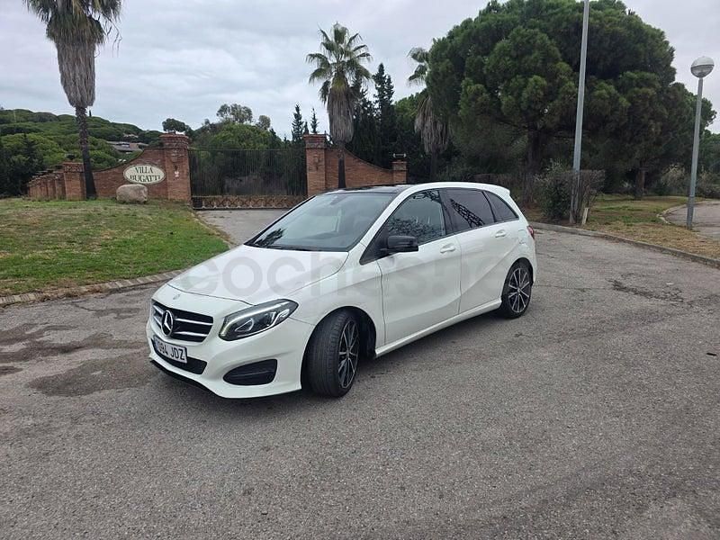 Usado Mercedes B180 109 CV (80 kW) 2015 Blanco Monovolumen