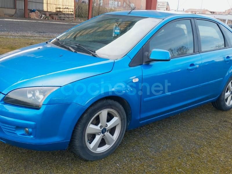 Usado Ford Focus Titanium 136 CV (100 kW) 2006 Azul Berlina
