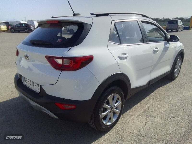 Usado Kia Stonic 84 CV (61 kW) 2017 Blanco SUV