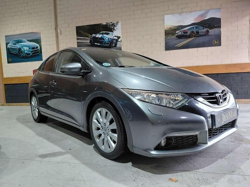 Usado Honda Civic Lifestyle 120 CV (88 kW) 2013 Gris Utilitario