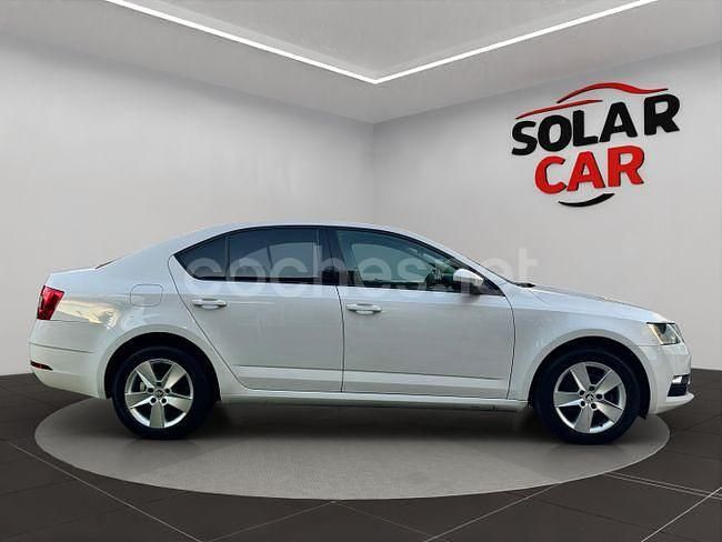 Usado Skoda Octavia Ambition 115 CV (84 kW) 2019 Blanco Berlina