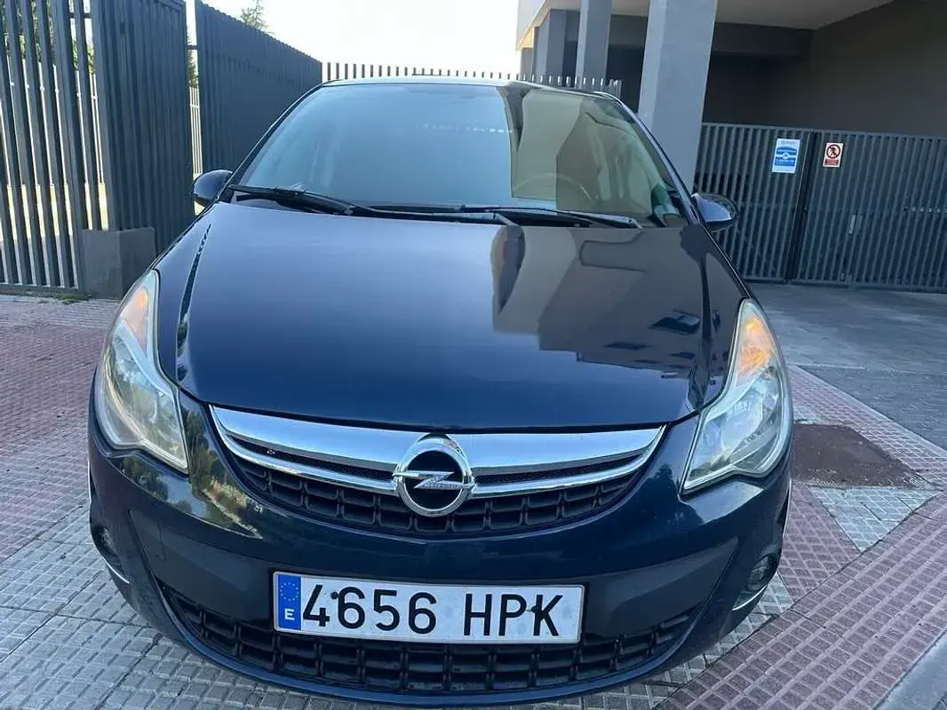 Usado Opel Corsa Selective 85 CV (62 kW) 2013 Azul Utilitario