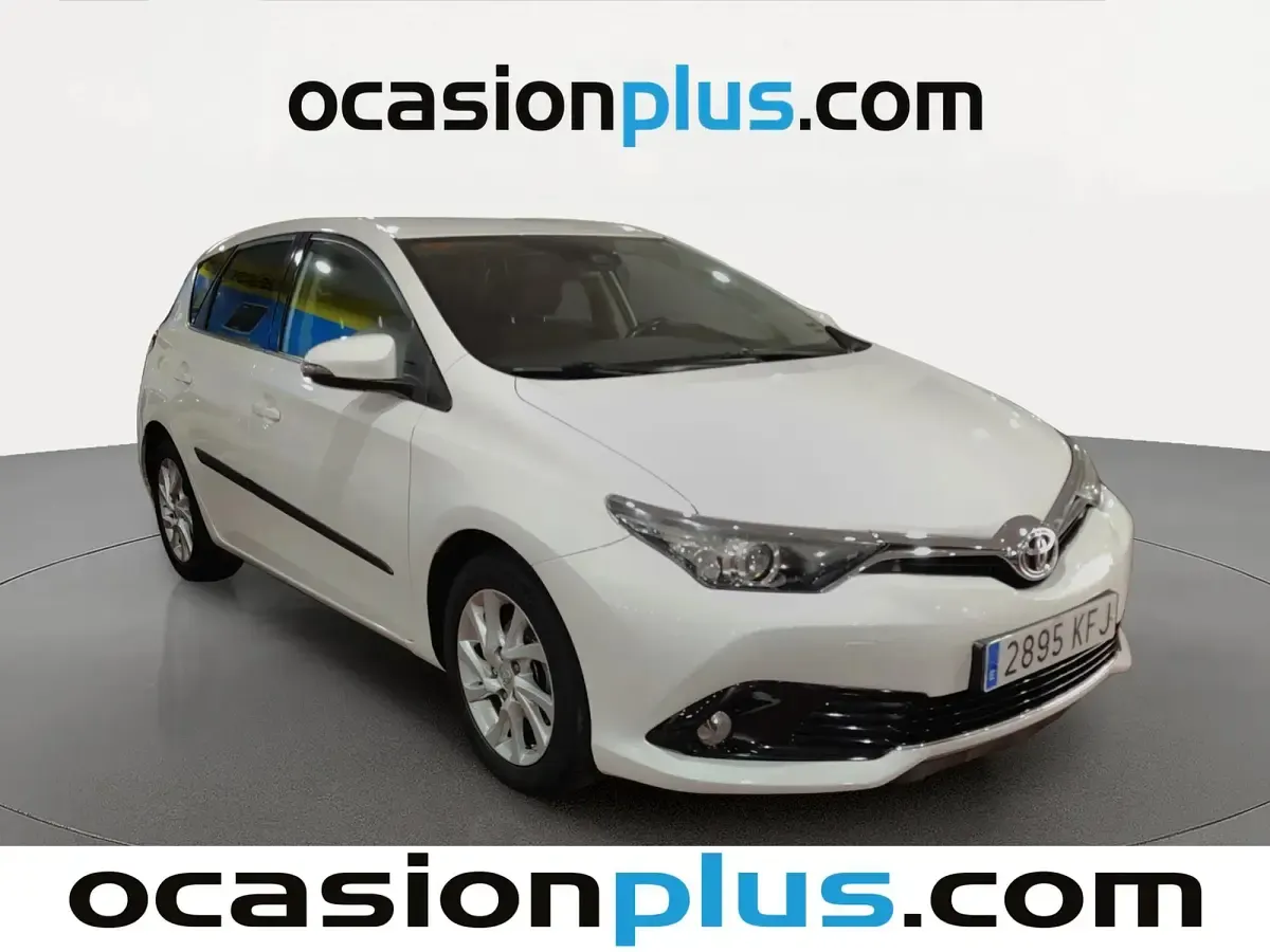 Usado Toyota Auris Active 116 CV (85 kW) 2017 Blanco Monovolumen