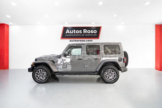 Usado Jeep Wrangler Sahara 381 CV (280 kW) 2023 Gris / plata SUV