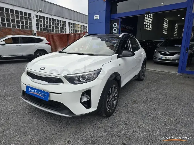 Usado Kia Stonic 100 CV (73 kW) 2019 Blanco SUV