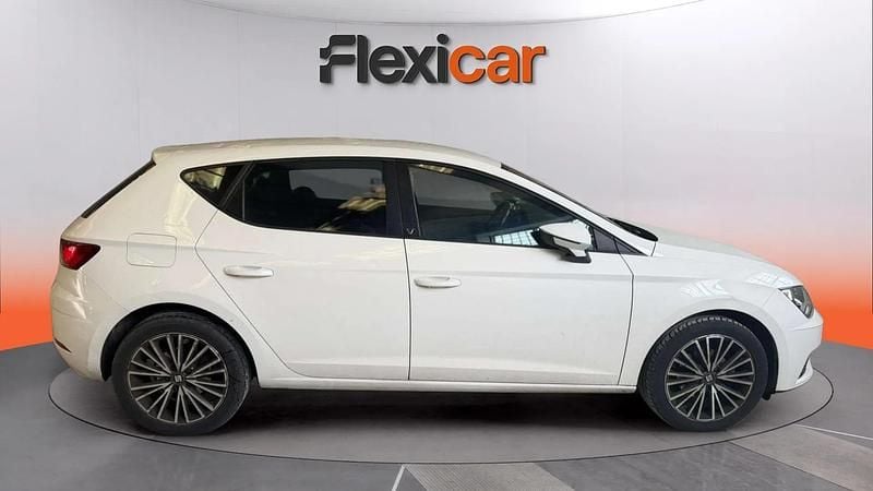 Usado Seat Leon Style 115 CV (84 kW) 2019 Blanco Berlina
