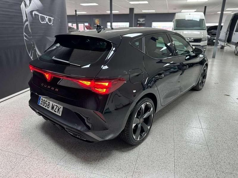 Usado Cupra Leon 150 CV (110 kW) 2025 Negro Utilitario
