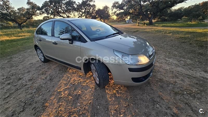 Używany Citroën C4 92 KM (67 kW) 2006 Beżowy Sedan/Limuzyna