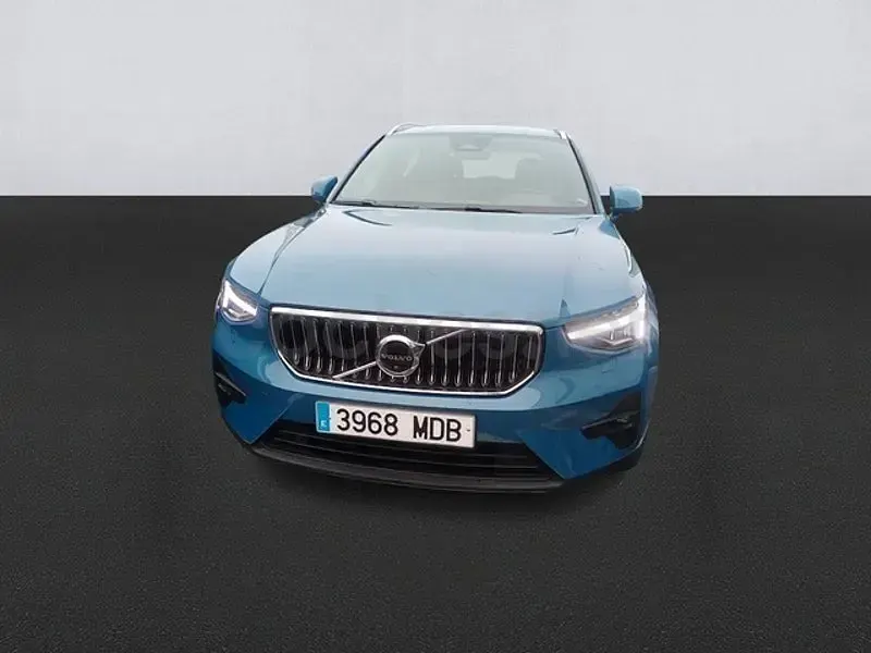 Begagnad Volvo XC40 Plus 197 HK (144 kW) 2022 Blå SUV