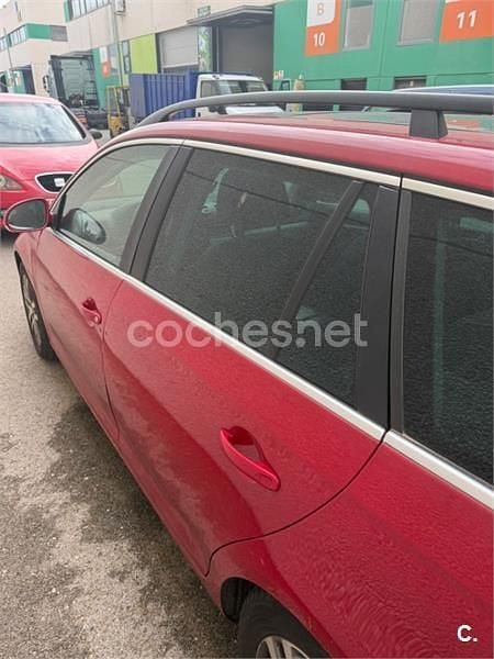 Usado VW Golf V Advance 122 CV (89 kW) 2008 Rojo Familiar