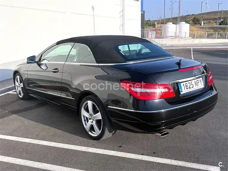 Usado Mercedes E250 Avantgarde 204 CV (150 kW) 2012 Negro Descapotable
